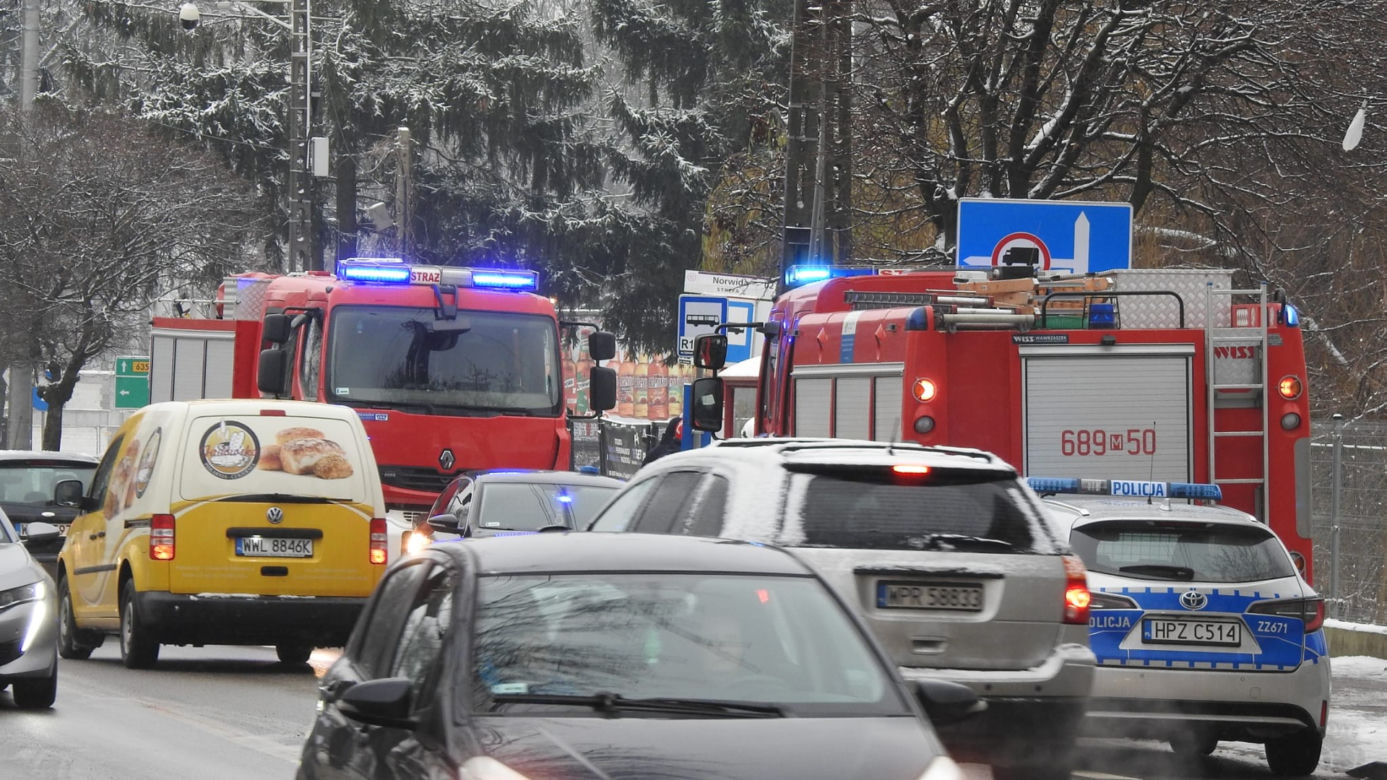 Ewakuacja szkoły w Radzyminie, uczeń przyniósł niewybuch na lekcje