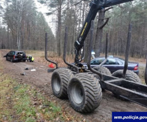 Wypadek na trasie Drygały - Bemowo Piskie. Cztery osoby ranne! Jedną zabrał śmigłowiec [FOTO]