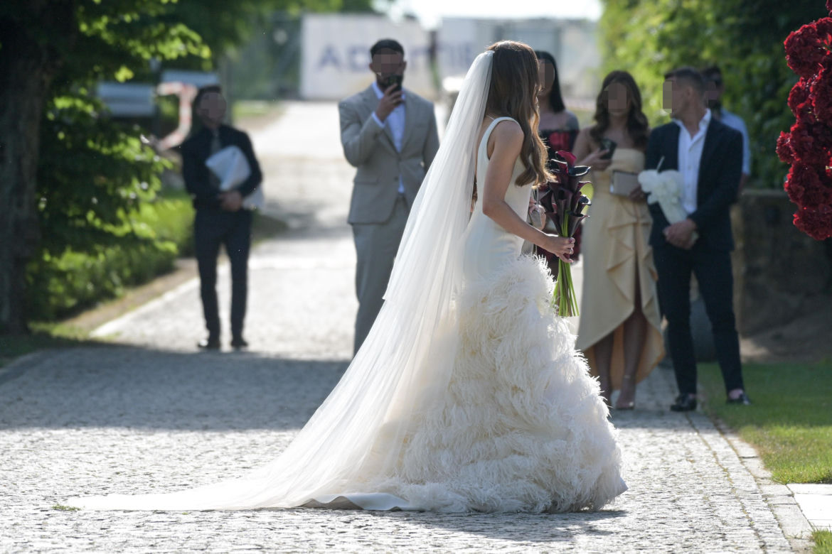 Daria Syta i Igor Grobelny wzięli dziś ślub. Suknia panny młodej wyglądała pięknie!