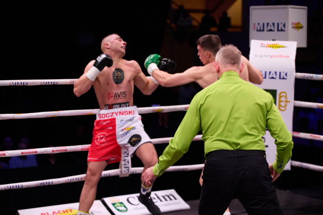 Polski pięściarz zniesiony nieprzytomny z ringu! Ogromne kontrowersje, było blisko tragedii