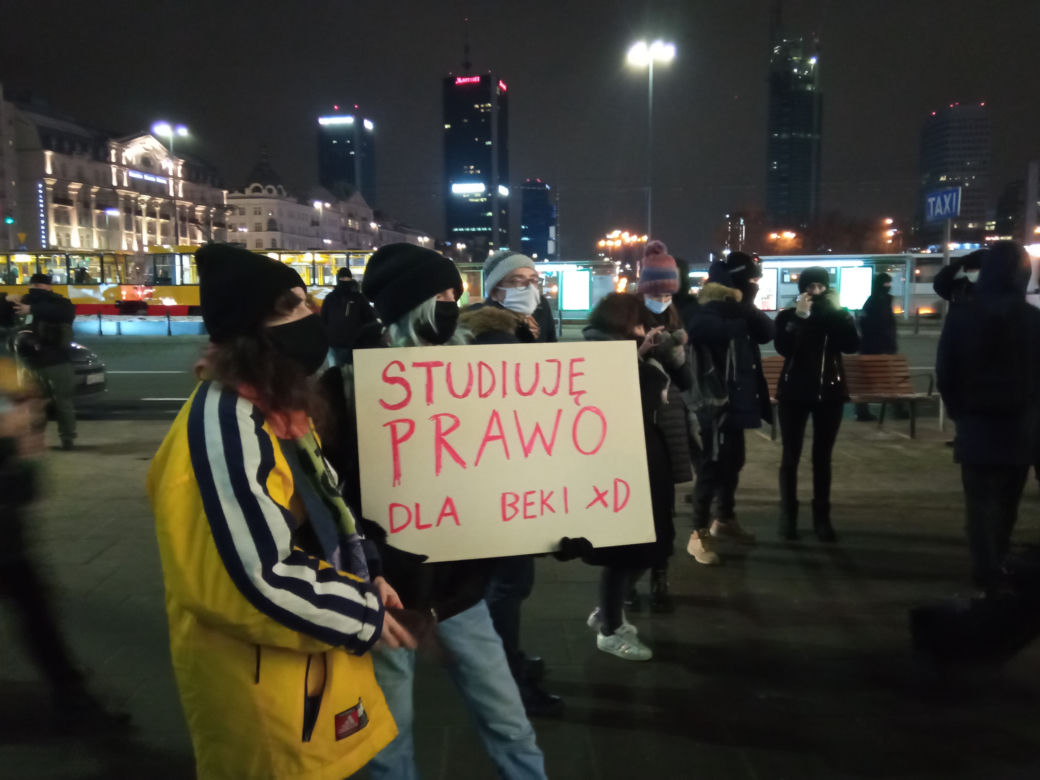 Strajk Kobiet w Warszawie. Takie transparenty mieli ze sobą protestujący (29.01.2021)