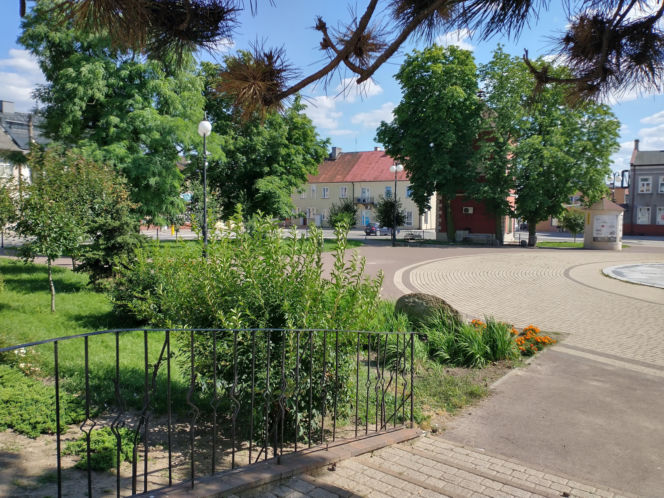 To miasto w woj. łódzkim kiedyś prawie się wyludniło. Dziś jest jednym z najciekawszych w regionie