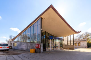 Stacja Powiśle zostanie nam na pamiątkę, ale z przywróceniem zabytku do życia PKP nie powinno zwlekać