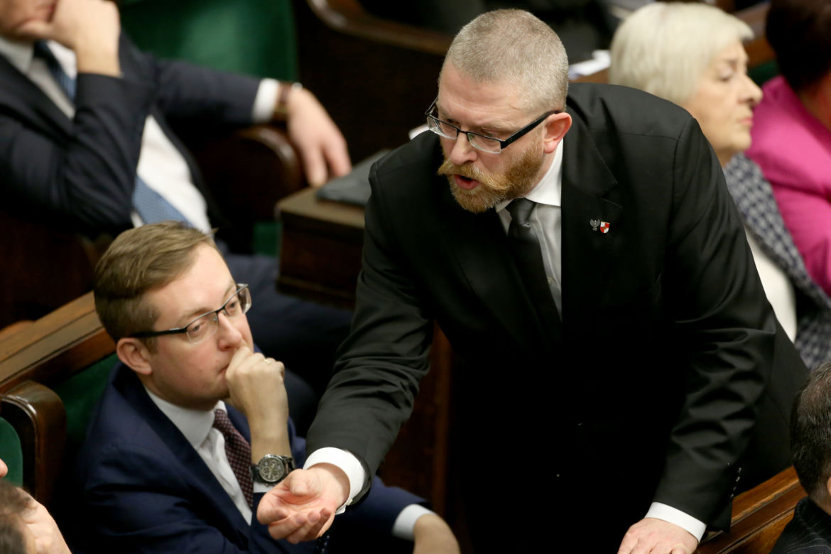 Braun straci majątek za nienoszenie maseczki w Sejmie!