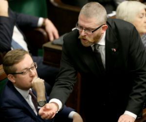 Braun straci majątek za nienoszenie maseczki w Sejmie!
