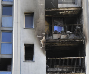 Zrobili libację, spalili blok
