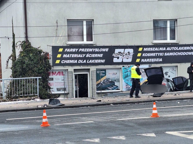 Seat wypadł z drogi. Do kolizji doprowadziła seniorka