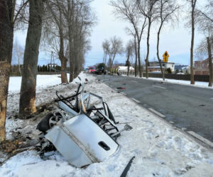 Makabryczny wypadek. Opel zmasakrowany. Zginął młody kierowca [ZDJĘCIA]