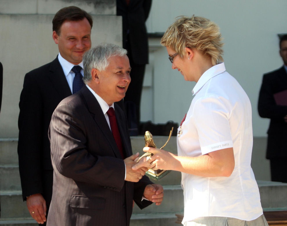 Lech Kaczyński i Jarosław Kaczyński na sportowych zdjęciach