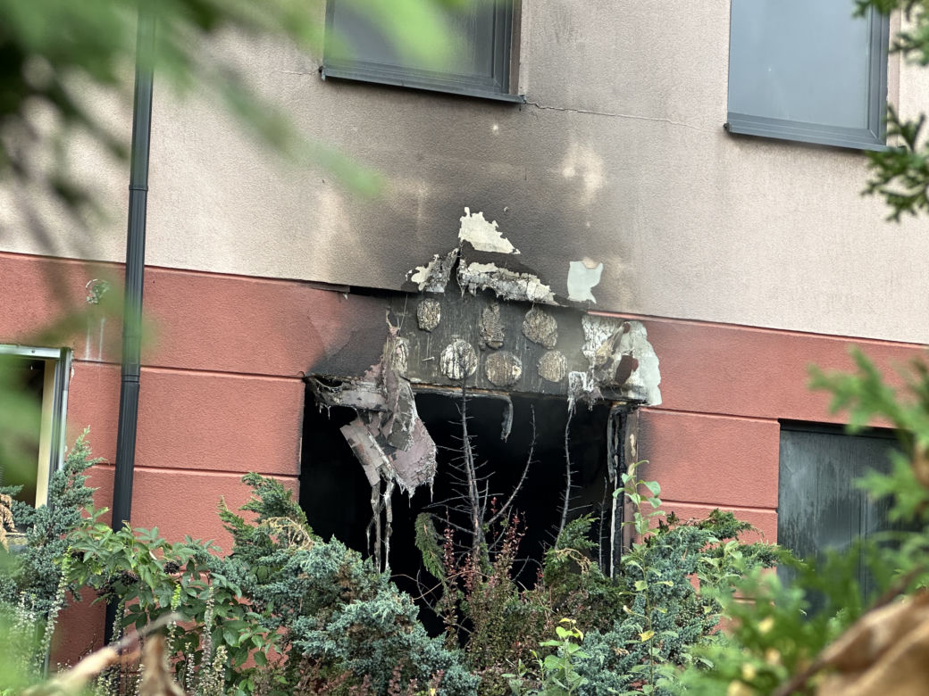 Tragedia podczas libacji. Pili alkohol, nagle buchnęły płomienie. Dwie osoby w szpitalu, jedna zatrzymana
