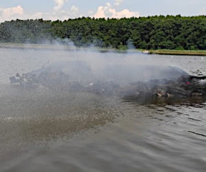 Tragiczny finał tankowania łodzi na Jezioraku. Pożar i poparzeni turyści
