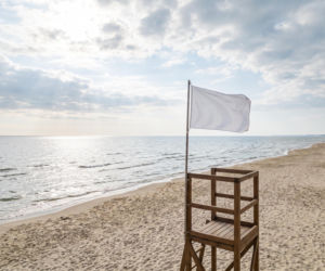 Sinice Niechorze. Czy w Niechorzu można się kąpać 27.08? Flaga, warunki pogodowe