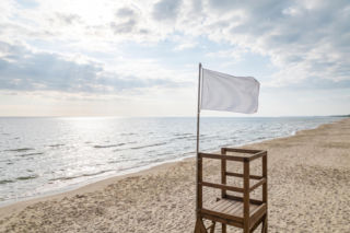 Sinice Niechorze. Czy w Niechorzu można się kąpać 27.08? Flaga, warunki pogodowe