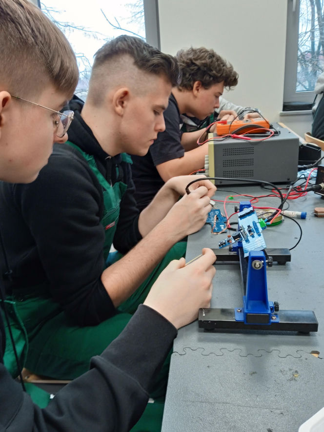 Kosmiczny projekt w siedleckim BCU Nr 1