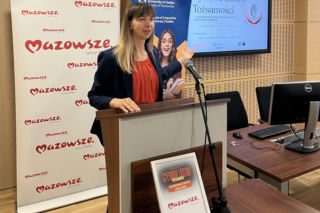 Cyfrowe Lustro Tożsamości