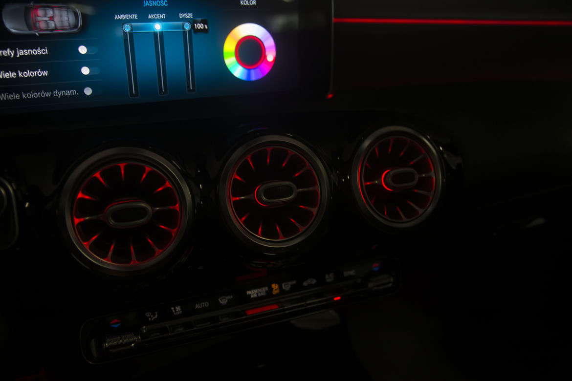 Mercedes-Benz A200 AMG Line