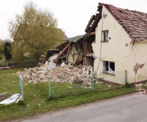Gruzowisko zamiast domu. Straszny widok w Ożarach 