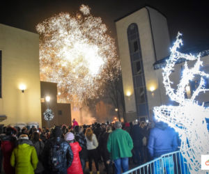 Huczne powitanie 2020! Niebo rozświetliło się barwnymi fajerwerkami