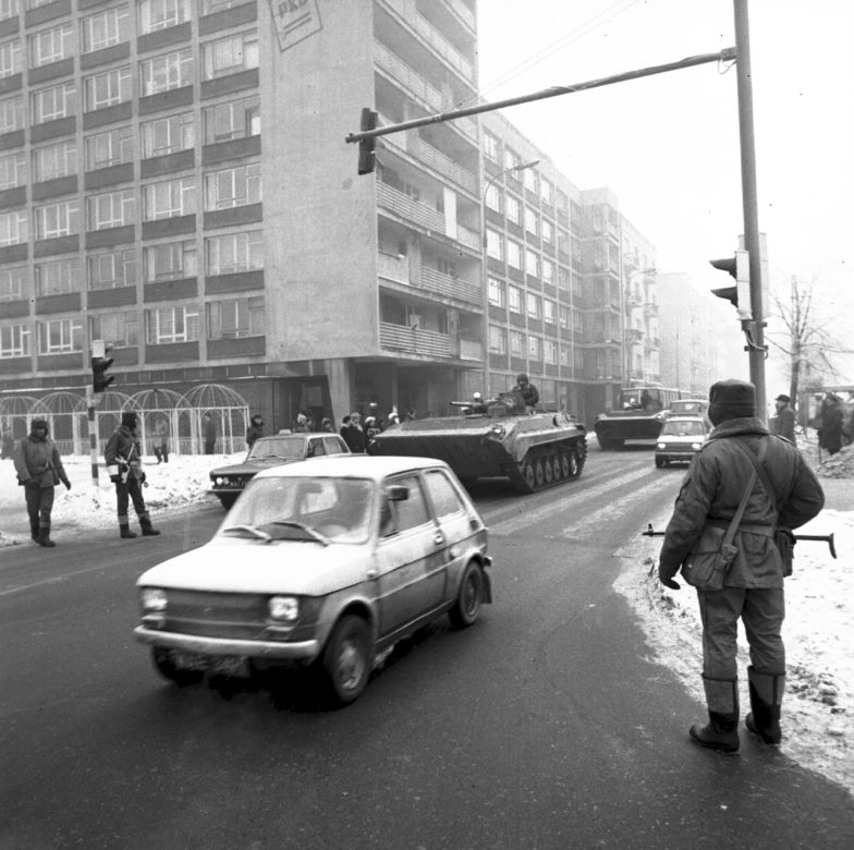 Dziś rocznica stanu wojennego. Tak wyglądała Warszawa 41 lat temu