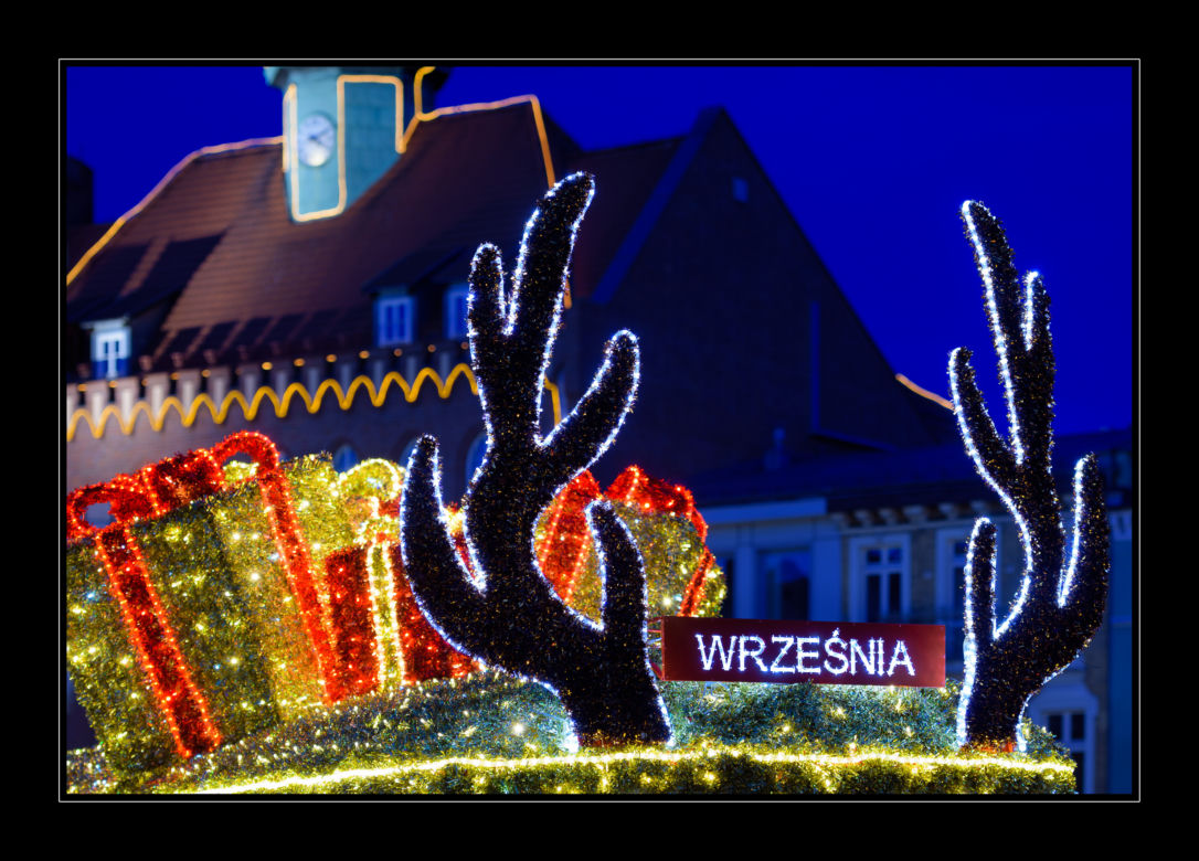 Września “Świetlną Stolicą Polski”? Miasto nocą wygląda przepięknie!