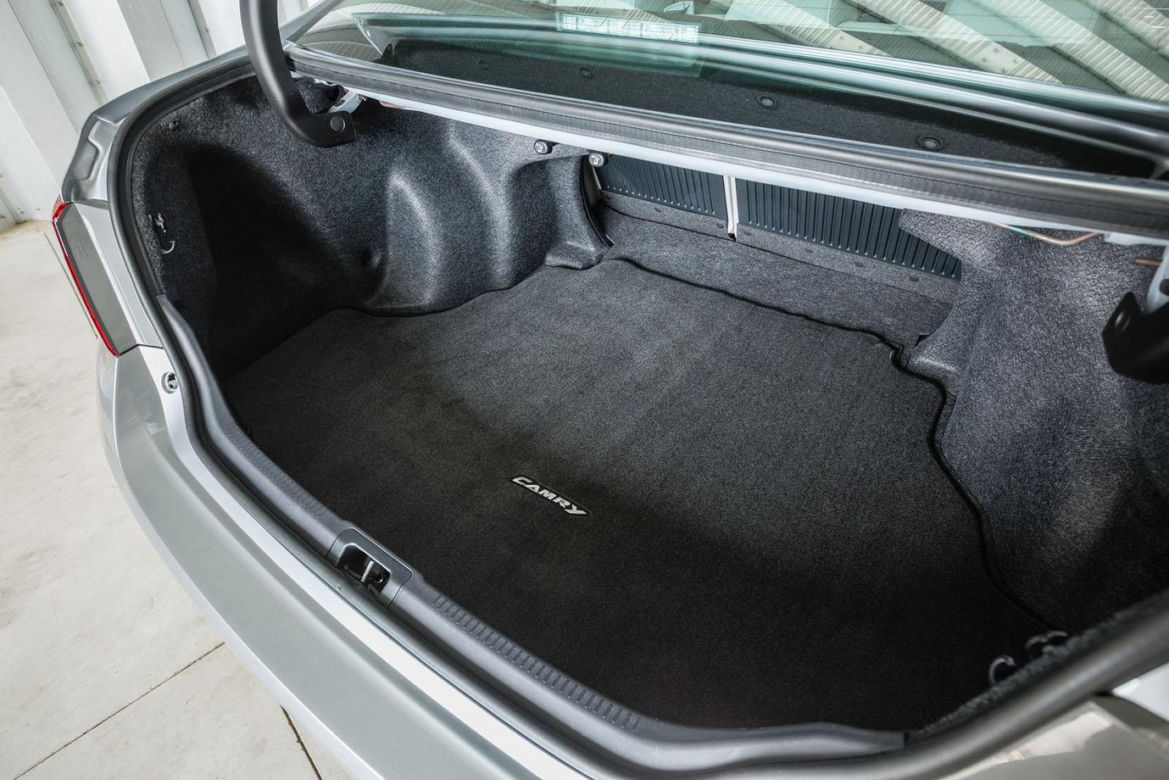 Toyota Camry 2015 w nowym odważnym stylu