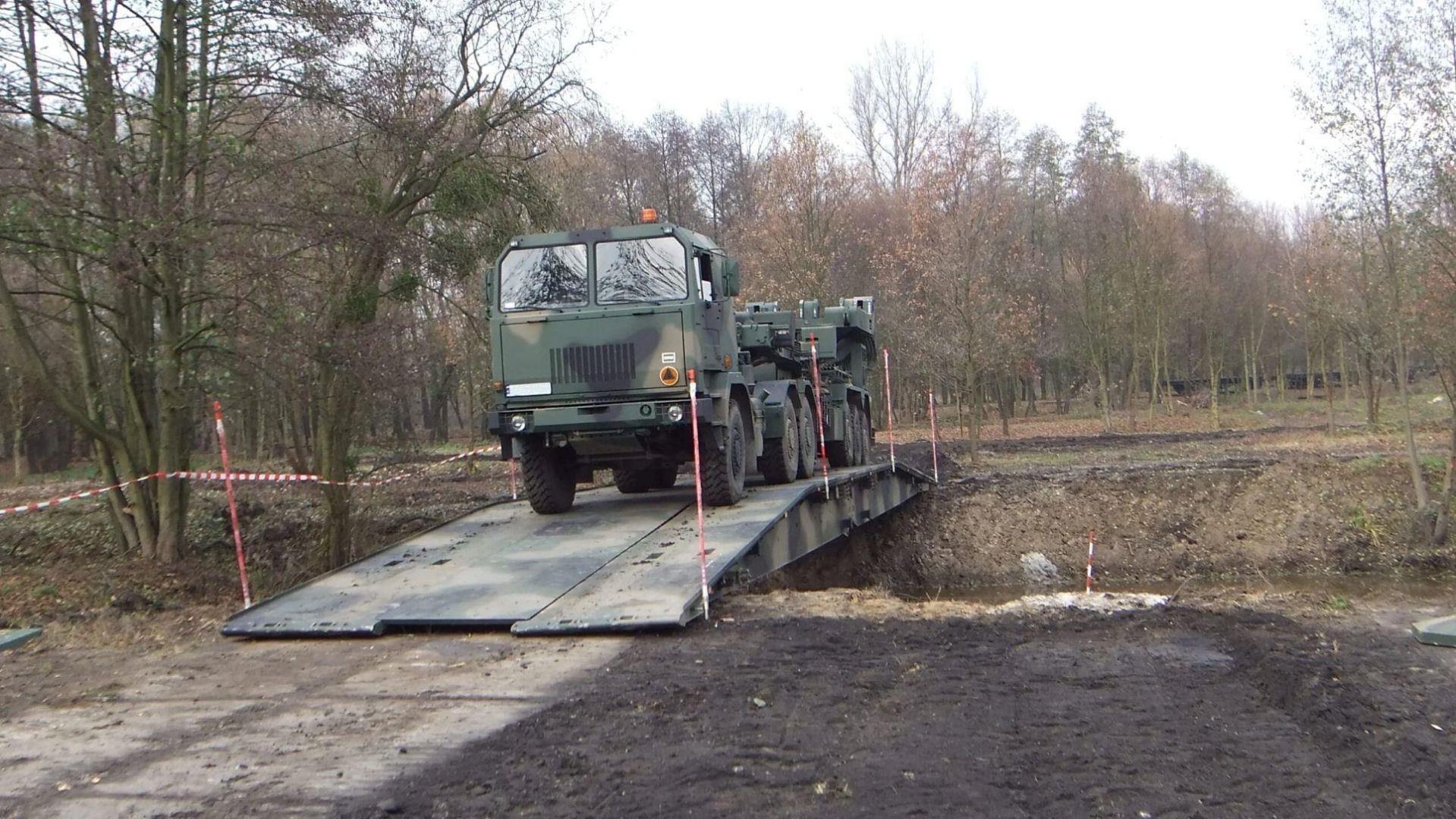 Kolejna Daglezja MS-20 odebrana. Wojsko polskie z nowym mostem towarzyszącym