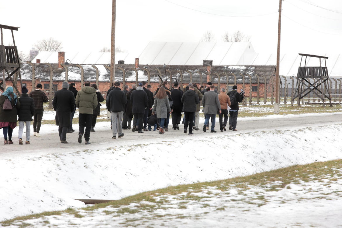 Elon Musk w Auschwitz upamiętnia ofiary 