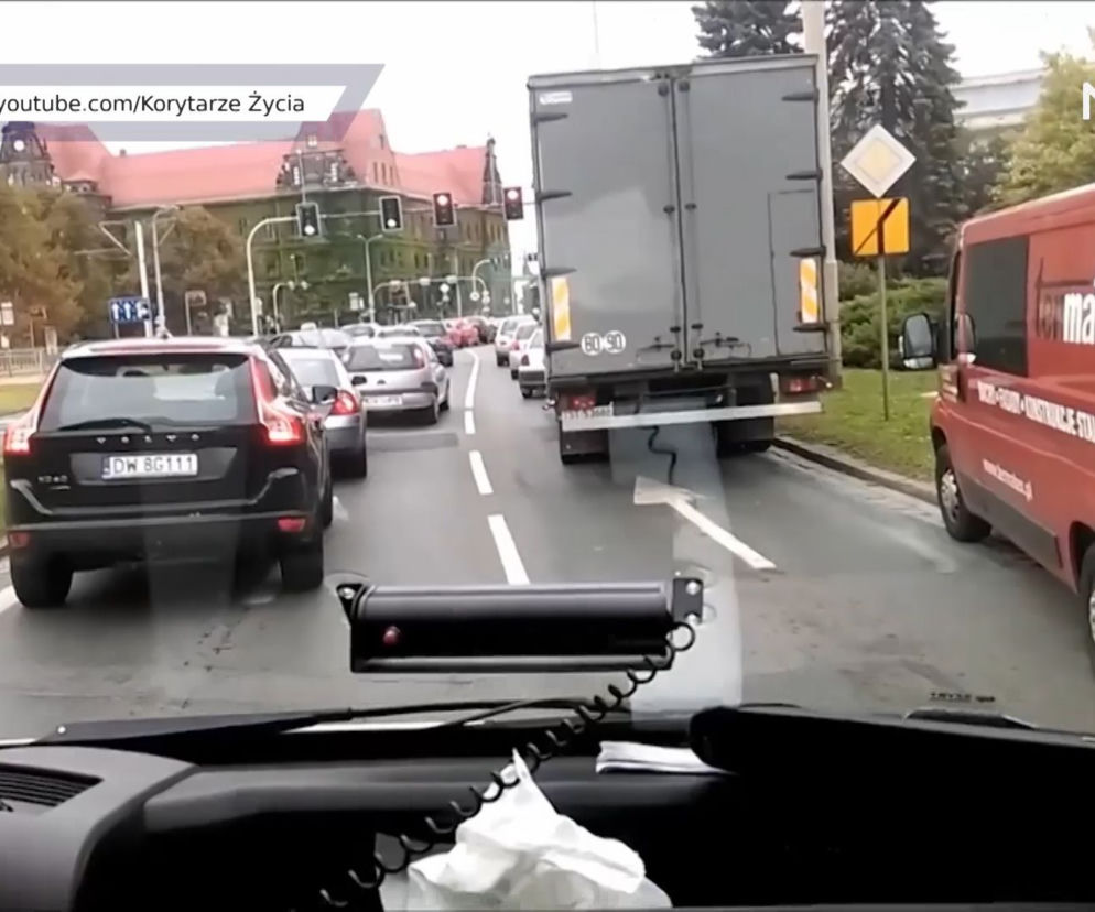 „Korytarz życia”. Nie każdy kierowca wie o co chodzi