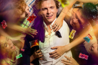 Chciałem być kimś. Tymek promuje film Król dopalaczy w nowym utworze