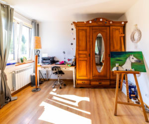 Dom wśród sosen nad jeziorem to spełnione marzenie Małgorzaty