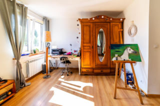 Dom wśród sosen nad jeziorem to spełnione marzenie Małgorzaty