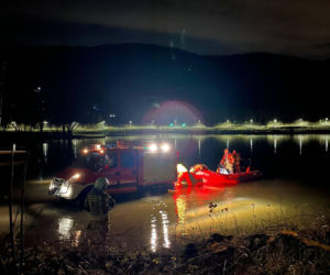 Strażacy uratowali mężczyznę tonącego w jeziorze