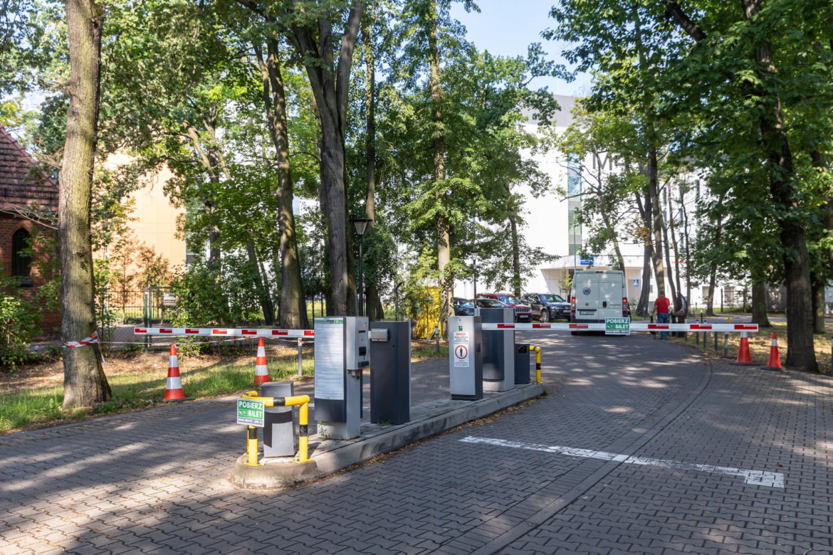 Zapłaciłem 1350 zł za parking pod szpitalem