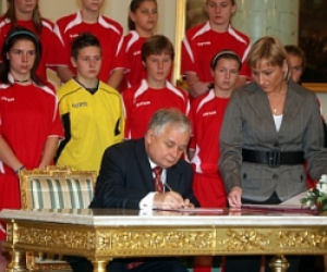 Podpisanie ustawy o EURO