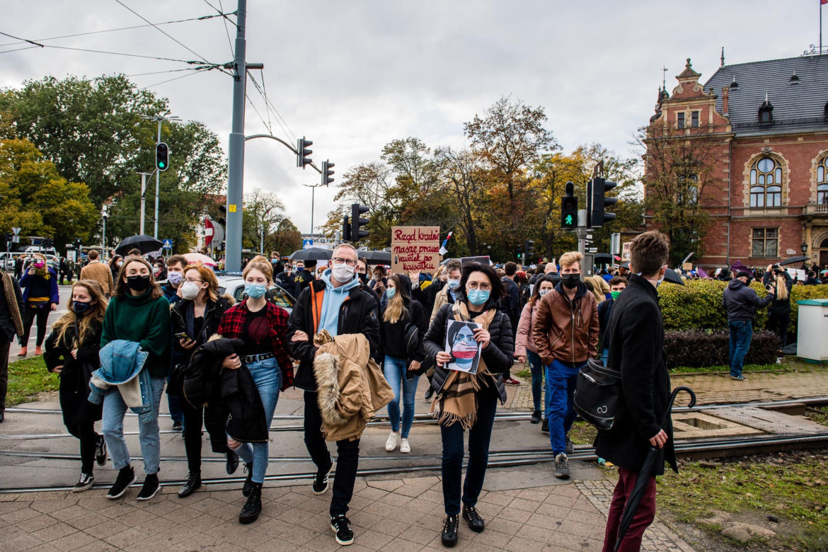 Strajk Kobiet: Protest w Gdańsku! Policja użyła gazu. 4 osoby zatrzymane [ZDJĘCIA]