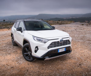Toyota RAV4 2.5 Hybrid Dynamic Force 218 KM FWD e-CVT Selection