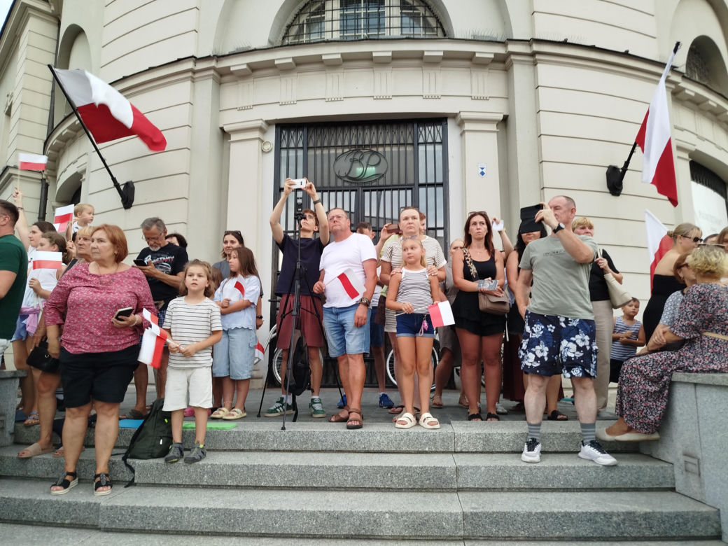 „Cześć i chwała bohaterom!”. Siedlczanie spotkali się w centrum miasta, by uczcić 82. rocznicę wybuchu Powstania Warszawskiego