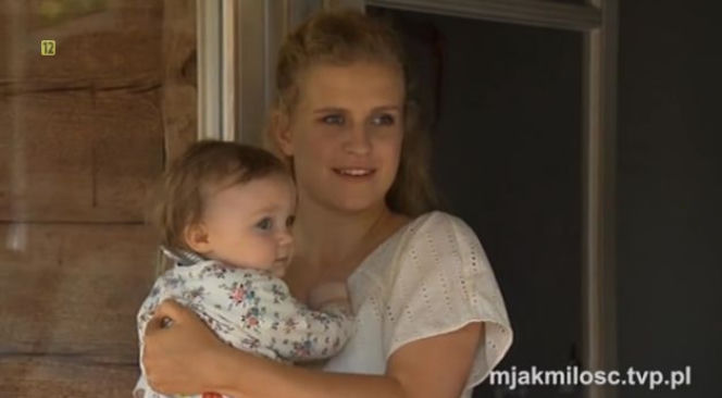 M jak miłość. Natalka (Marcjanna Lelek), Hania (Maja Marczak)