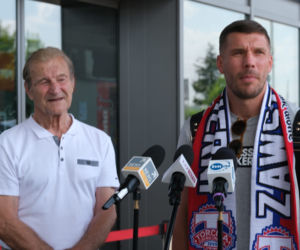 Lukas Podolski już w Zabrzu. Czekali na niego kibice