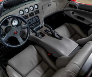 Dodge Viper z przebiegiem 34 mil