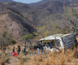 Kolejna tragedia na drogach Meksyku. Autobus przewrócił się na trasie
