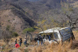 Kolejna tragedia na drogach Meksyku. Autobus przewrócił się na trasie