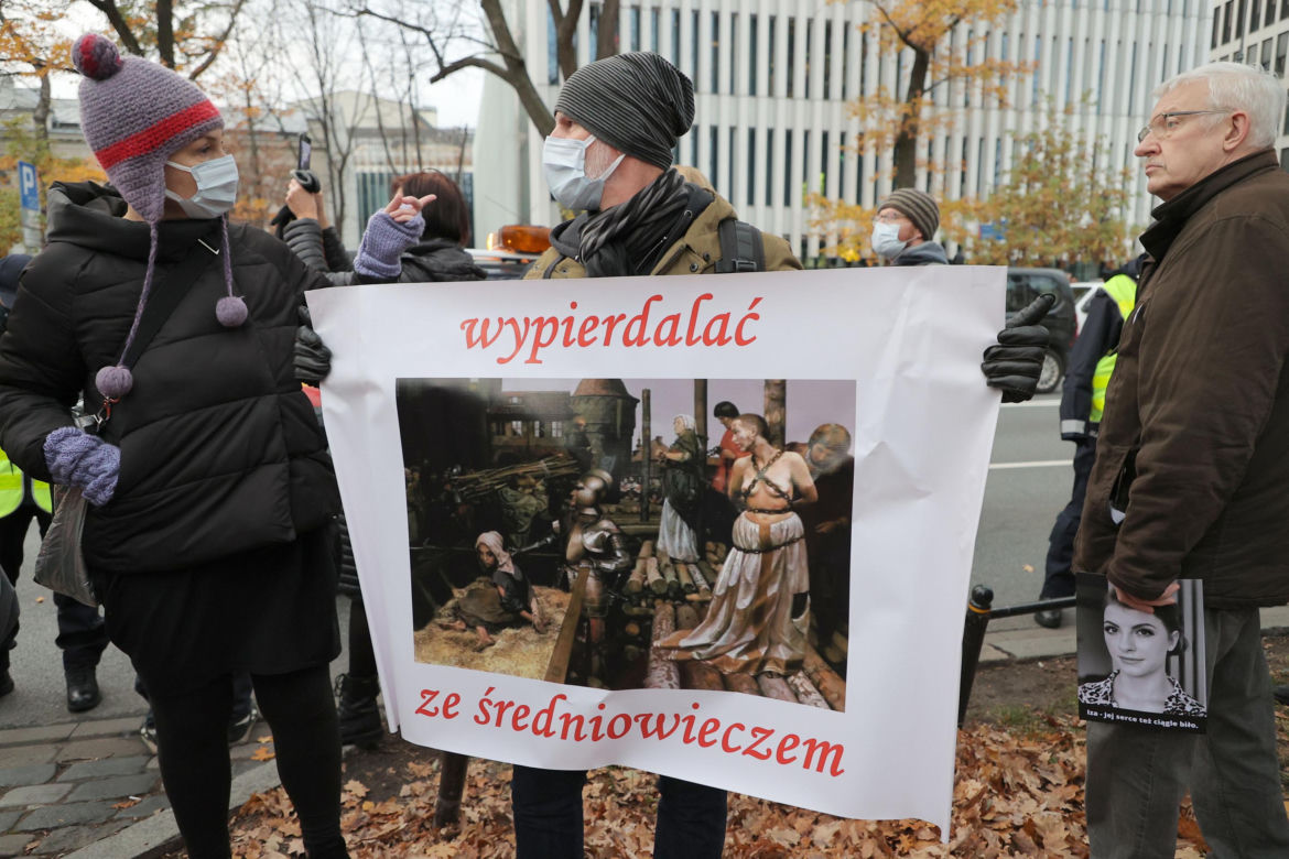 Marsze w całej Polsce! Kobiety żądają legalnej aborcji. „To nie jest koniec walki”