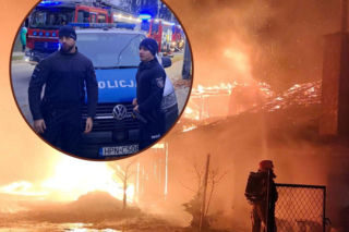 Pożar w Kościerzynie. Policjanci wynieśli z płonącego domu 94-latkę