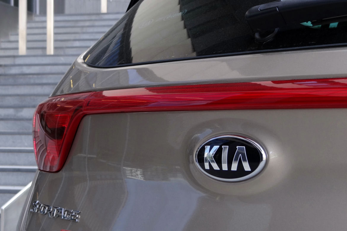 Kia Sportage 1.7 CRDI 6 MT 2WD L