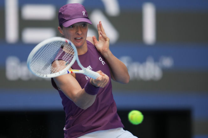 Iga Świątek - Elise Mertens RELACJA NA ŻYWO z WTA Pekin [WYNIK LIVE]