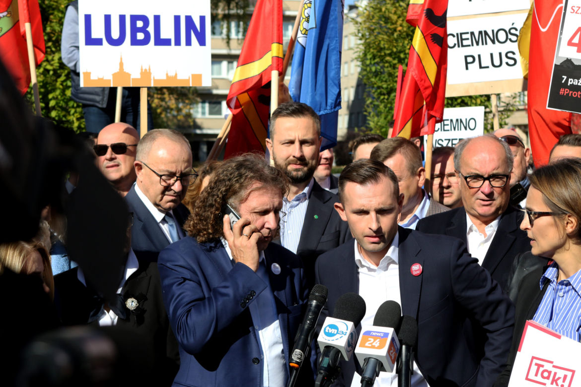 Warszawa. Samorządowcy protestowali w sprawie wysokich cen energii. „Jeśli sobie nie radzicie, oddajcie władzę!”