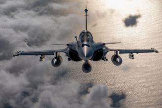 Wojna informacyjna o miliardy. Jak Chiny niszczą reputację francuskich myśliwców Rafale