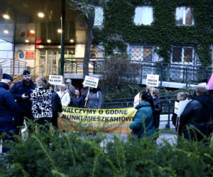 Seniorzy wylądują na ulicy? Lokatorzy protestują przeciwko podwyższeniu czynszu