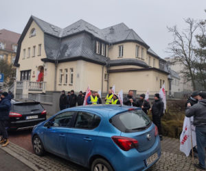 https://slaskie.eska.pl/gornicy-z-jsw-znow-protestowali-pod-ministerstwem-energii-w-katowicach-to-nie-tylko-o-barborke-chodzi-aa-fhae-P6Gi-drbJ.html